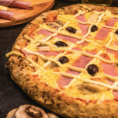 Skipper Pizza - Mussarela, presunto cozido, champion fresco, azeitona preta e Catupiry 30cm